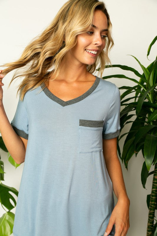 SOLID V NECK TOP