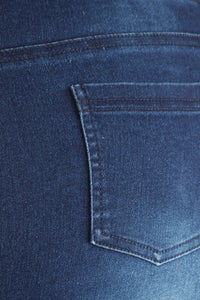 Close up of back pocket on 4X/5X-5X/6X Super Plus Size Jeggings Pants