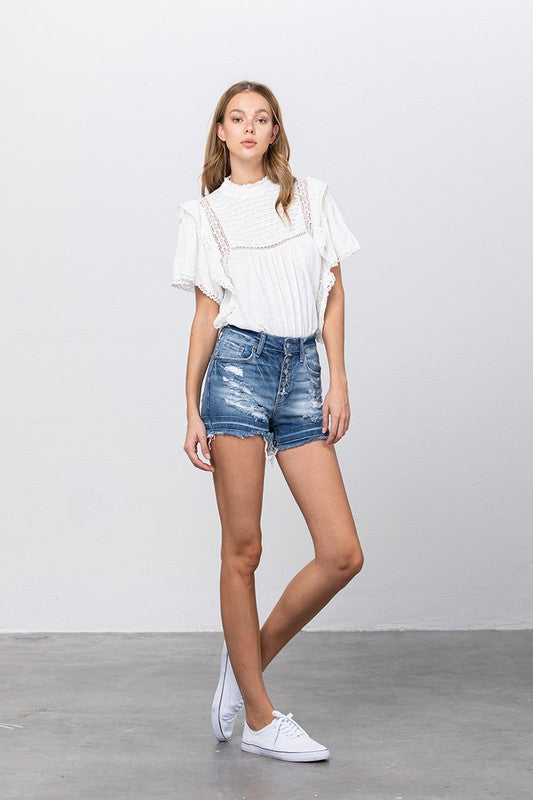 Be a trend setter in mid rise shorts