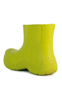 Two Tango Gummy Chelsea Rainboots