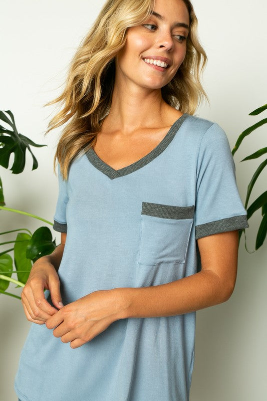 SOLID V NECK TOP