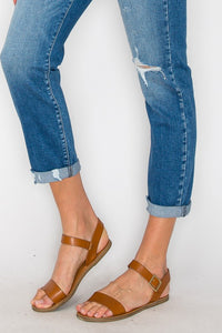 HIGH RISE TAPERED LEG JEANS