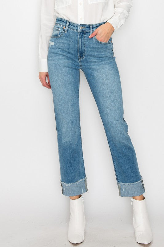 Model showing pocket of PLUS SIZE - HIGH RISE STRAIGHT JEANS