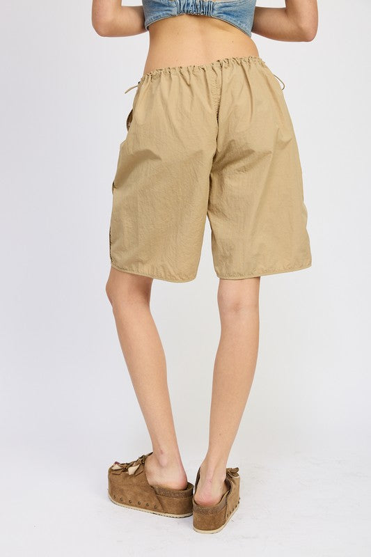 Viral CONTRASTED BERMUDA SHORTS