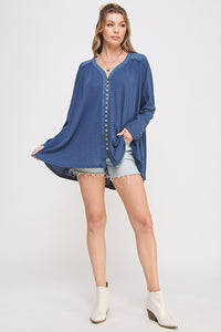 PLUS LONG SLV V-NECK OVERSIZED BUTTON DOWN TUNIC