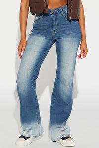 Pocketed Buttoned Straight Jeans