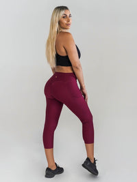 Pristine Pocket Capri Leggings | CRANBERRY