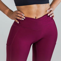 Pristine Pocket Capri Leggings | CRANBERRY