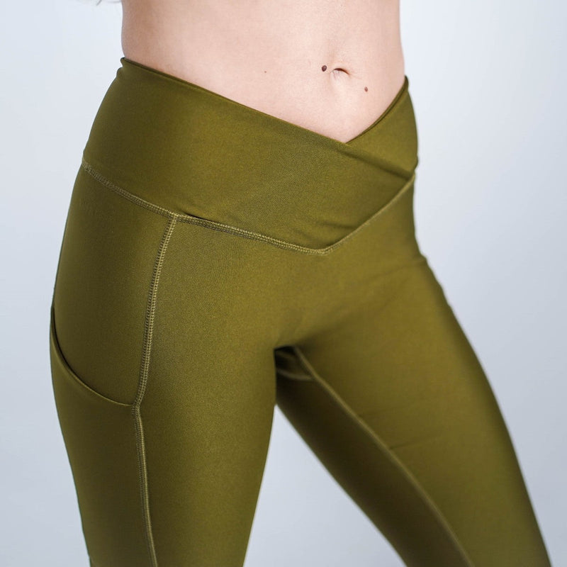 Pristine Pocket Capri Leggings | OLIVE 