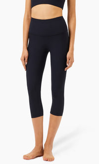 Black of High Rise Cropped Leggings w/ Seamings