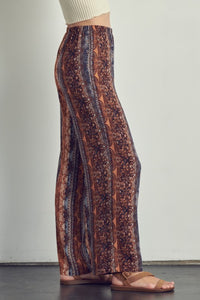 Elastic waisted palazzo pants in ethnic print