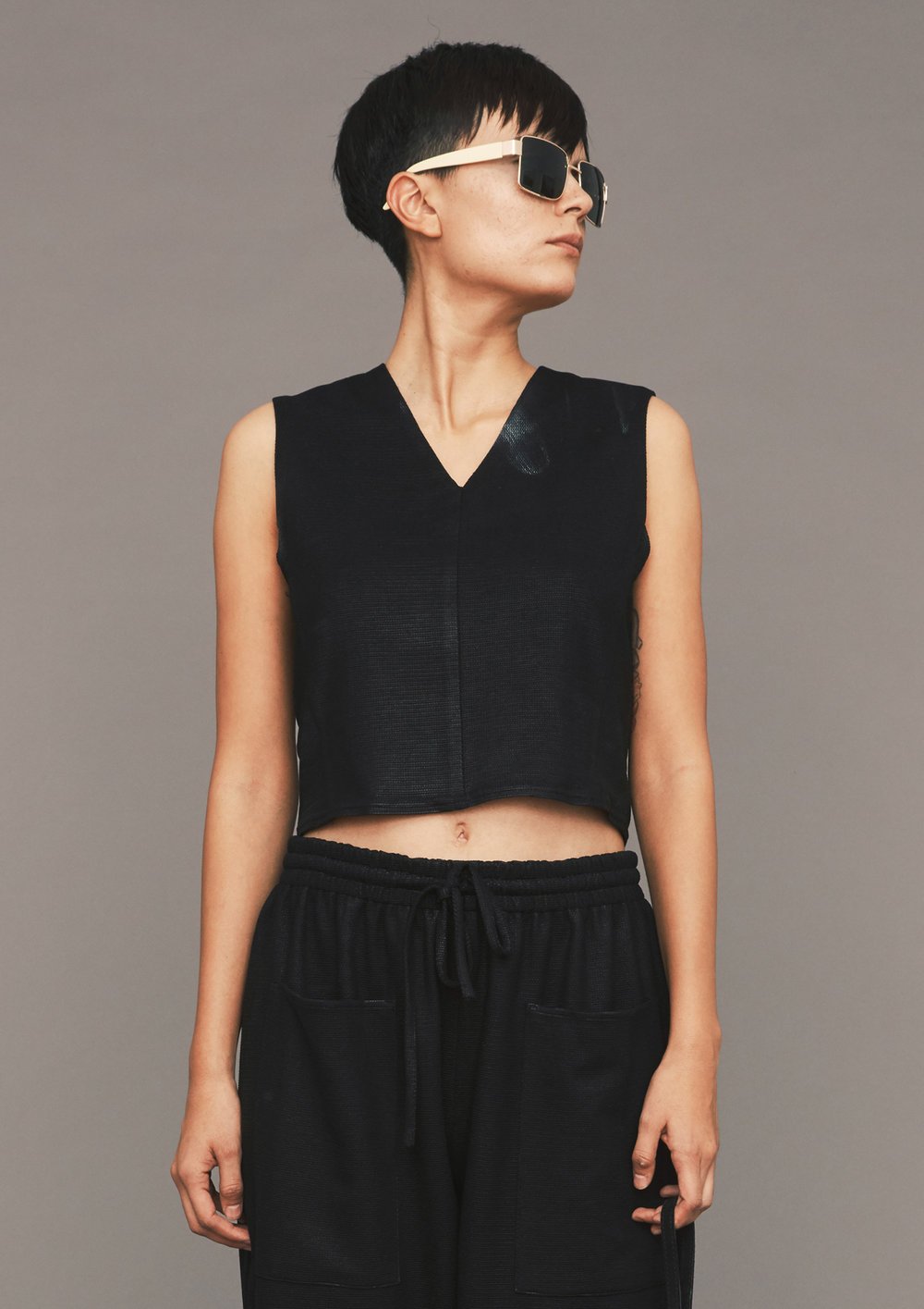 SHIRT SLEEVELESS - TECH LACES STRETCH black by BERENIK - East Hills Casuals