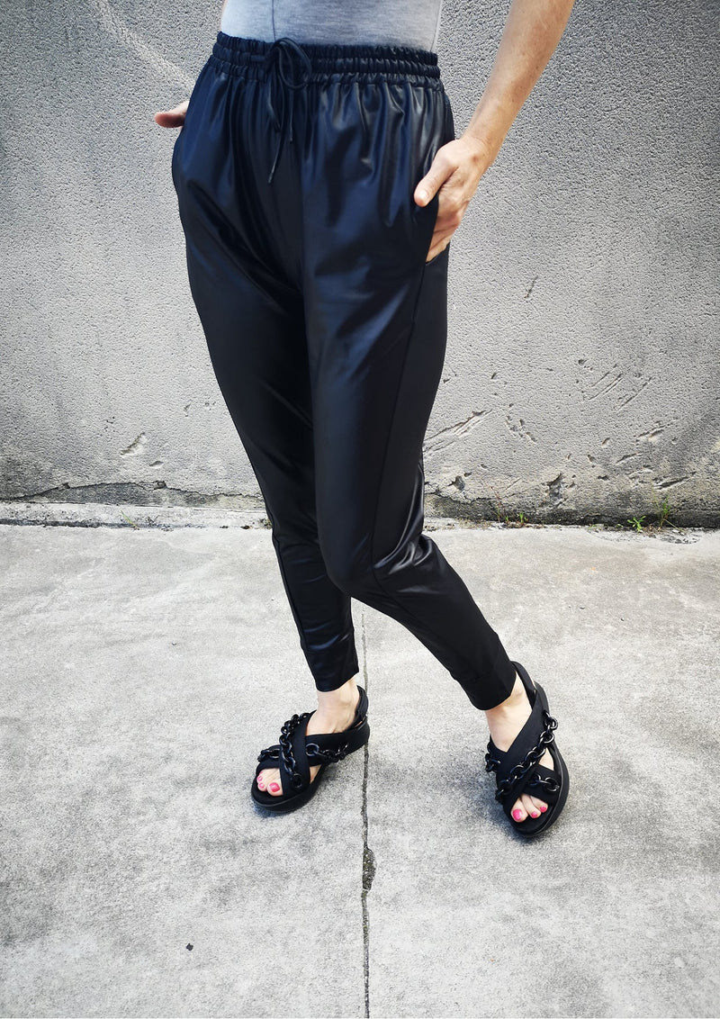 ELEGANT SWEATPANTS - black shiny by BERENIK